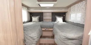 Coachman-Travel-Master-565-beds-77904