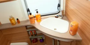 The-shower-shares-the-little-room-with-the-loo2-13546