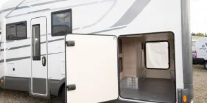 67-NEARSIDE-GARAGE-WIDE-SHOT-64782