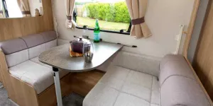 Flexibility-is-key-to-this-layout,-with-a-dining-area-for-either-parents-or-juniors-99597