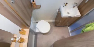Floor-space-is-quite-generous-in-the-shower-room-12400