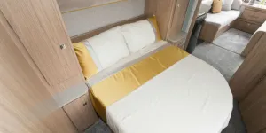 When-the-bed-is-retracted-for-daytime,-the-corridor-space-is-a-generous-54m-w800-86022