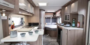 Coachman-VIP-540-Xtra-view-aft-34625