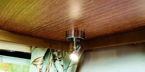 USB-ports-in-the-bases-of-spotlights!-02986