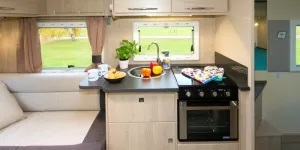 There&rsquo;s-a-lot-fo-cabient-space,-below-and-alongside-the-oven-grill-32258