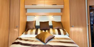 Concealed-lighting-is-above-the-top-lockers-52401