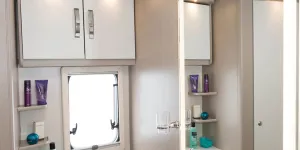 The-central-wash-area-is-comparable-in-sze-with-a-full-width-rear-shower-room-01833