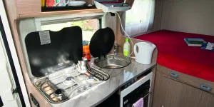 11_0-Practical-Brit-friendly-kitchen-Not-sure-about-cutlery-tray-DSC_1325-96685