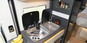 The-Itineo-Nomad-CM660-slim-A-class-motorhome-kitchen-93758