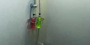 The-shower-walls-and-tray-are-stone-effect-w500-41828