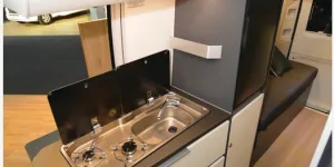 Adria-Twin-Supreme-600-SX-kitchen-11052