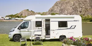 02_Alliance_Silver_Edition_nearside_by_sea_2-50387