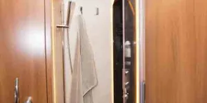 Cathago-shower-10705