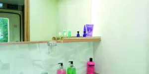 Plenty-of-shelving-and-bright,-white-lighting-26455