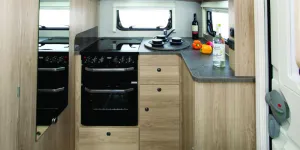 So-many-cabinets-and-enough-L-shaped-surface-w800-14083