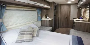 Winchcombe_double_bed-18084