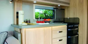 Kitchen-storage-capacity-is-brilliant-32271