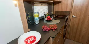 Plenty-of-food-preparation-space-2-44893