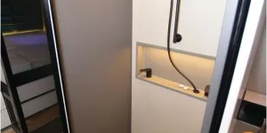 Niesmann + Bischoff Flair 880 A-class motorhome shower