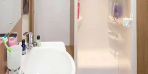 Towel-hooks-in-the-perfect-place-alongside-the-shower-12359