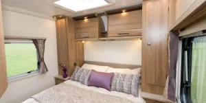A-gorgeously-cosy-bedroom-at-the-rear-13723