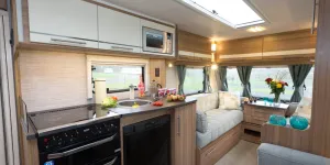 web-The-long-rooflight-keeps-both-the-lounge-and-kitchen-dining-area-amply-light-33208