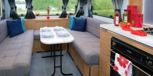 The-width-of-the-lounge-seems-to-make-the-table-look-small!-95059
