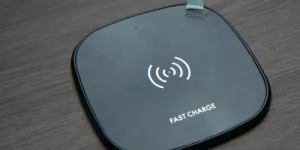A-charging-pad-on-the-lounge-windowsill--22283