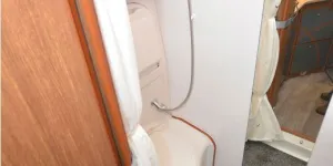 IH 710 IFL high-top campervan washroom