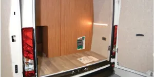 IH 710 IFL high-top campervan rear