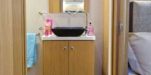 rhp_caravan_shower(1)