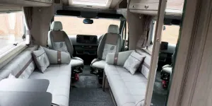 Auto-S-Bourton-lounge-79095