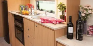 rhp_Kitchen cabinet capacity is huge 2