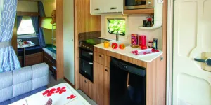 If-you-need-extra-surface-space,-you-can-use-the-table-opposite-the-kitchen-99202