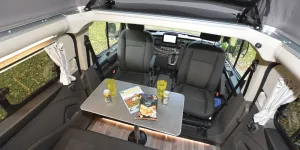 Nugget-lounge-and-table-42779