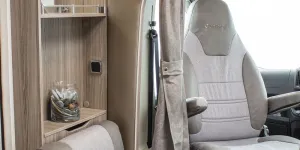 PRIMERO_331_FRONT_SEATING_1-70974