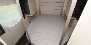 Chausson-bed-13870