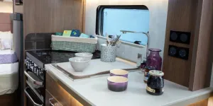 Lighting-is-concealed-under-the-edge-of-kichen-surface-and-above-the-splash-back-45073