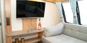 The-television-wall,-plus-plenty-of-shelf-space-for-other-media-necessities,-books---and-your-wine!-44400