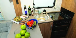 The-breakfast-bar-style-L-shape-area-measures-just-over-a-metre-by-53cm--44931