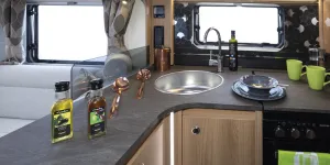 Bailey-Alicanto-Grande-Faro-kitchen-45244