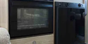 Elddis_Oven_and_Fridge-74096