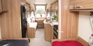 The-bed-area-ifeels-well-separated-fro-the-kitchen-35950