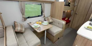 Wide-enough-for-four-little-caravanners-to-eat-here-87225