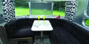 An-amazing-lounge-with-a-bay-window!-w800-66931