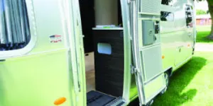 The-door-is-curved,-aircraft-style-w350-71768