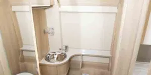 Dreamer-washroom-59113