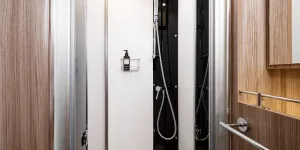 Tessorro-487-shower-67888