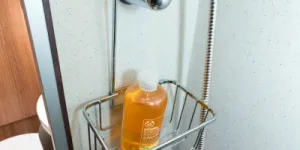 We-love-Unicorns&rsquo;-hook-on-shower-gel-baskets-93558