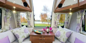 Unicorns&rsquo;-hgh-arching-central-front-windows-ensure-the-whole-area-is-light-and-airy3-87933